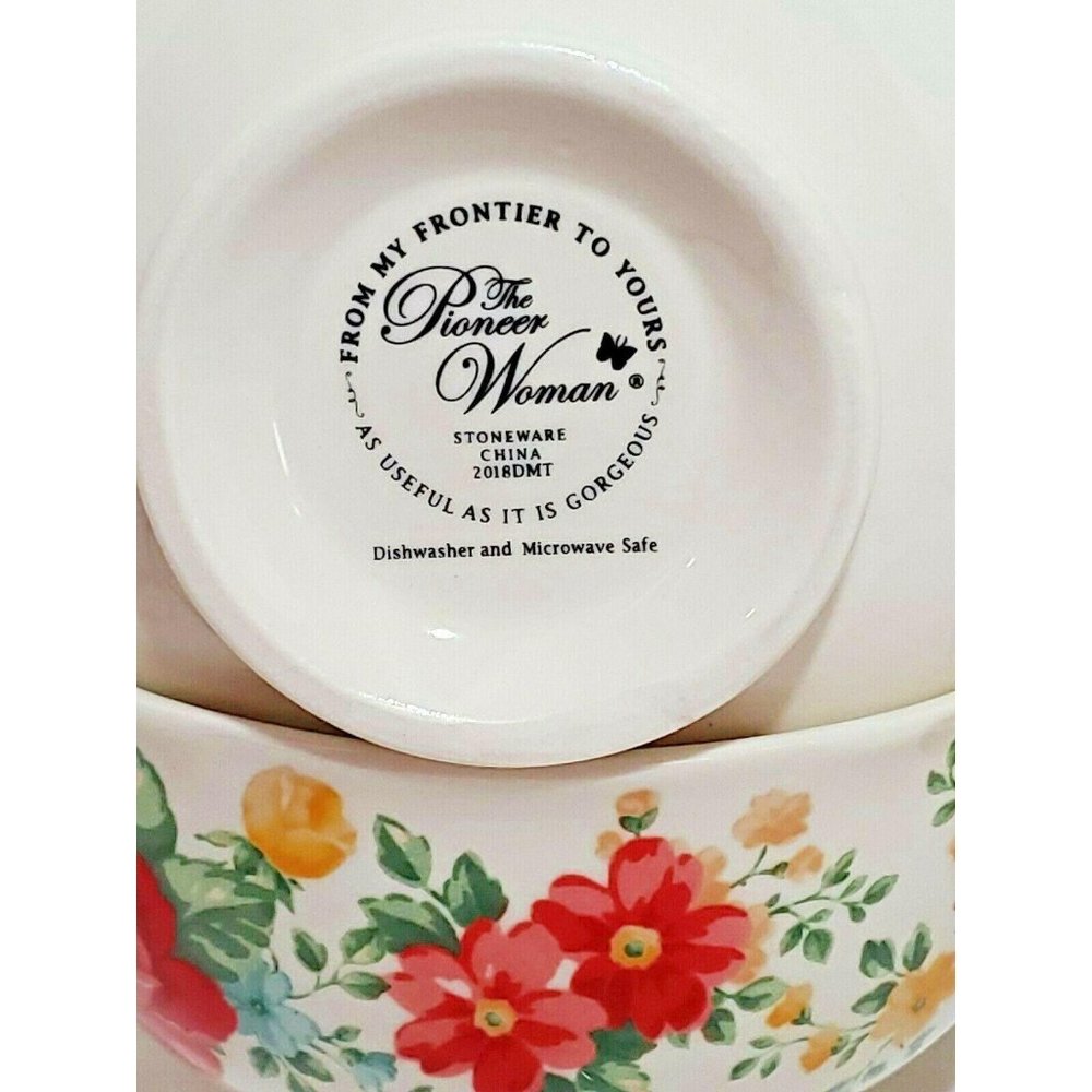 The Pioneer Woman Vintage Floral 2 pc Cereal Soup Bowls footed ruffled rim red